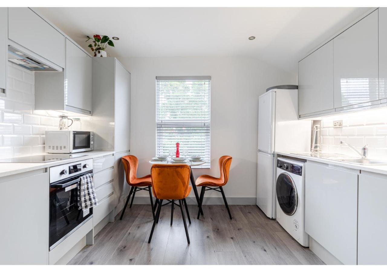 Cozy And Stylish 2 Bedroom Flat In Greater London Exteriör bild