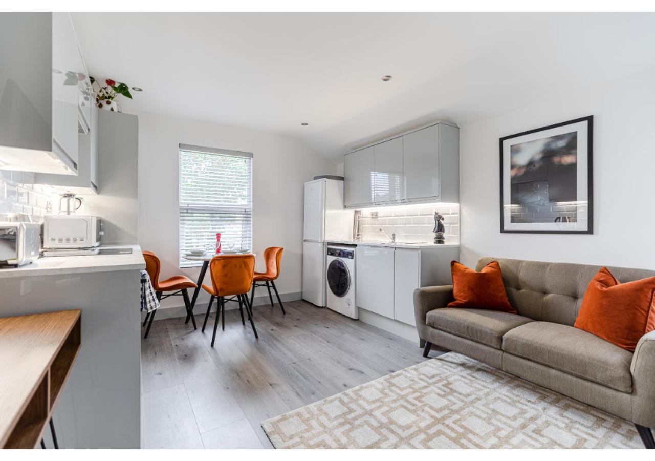 Cozy And Stylish 2 Bedroom Flat In Greater London Exteriör bild