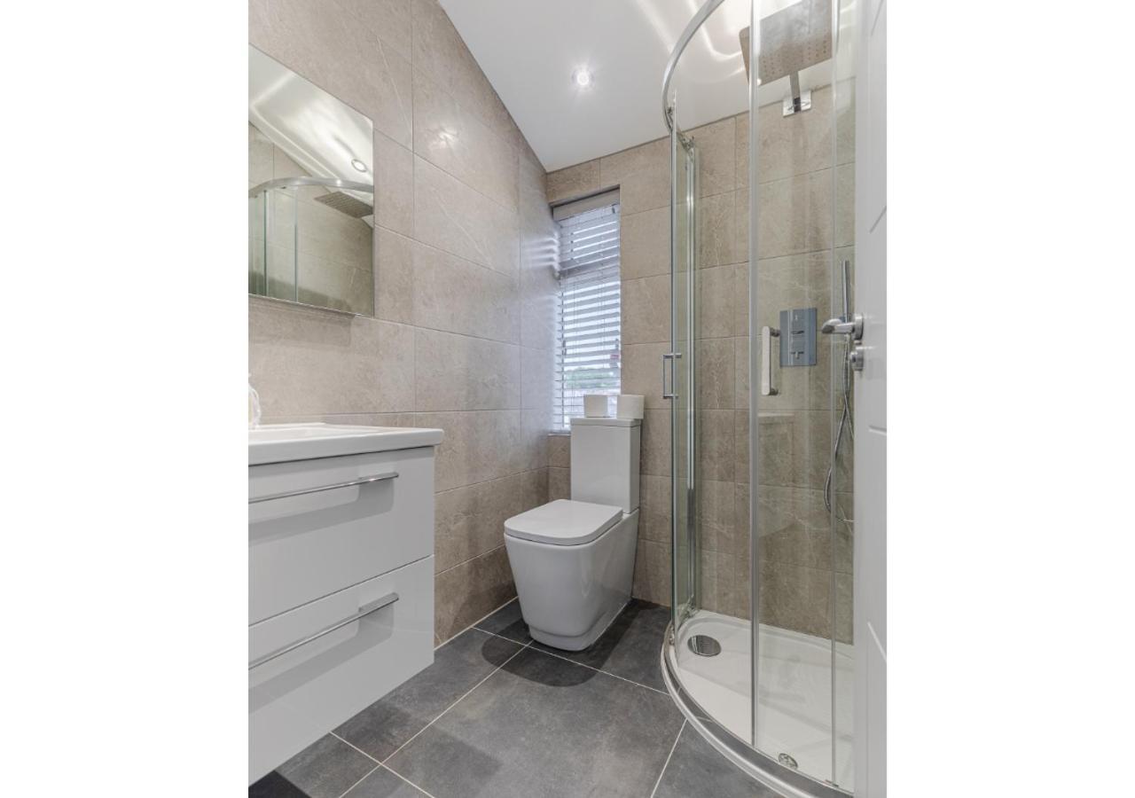 Cozy And Stylish 2 Bedroom Flat In Greater London Exteriör bild
