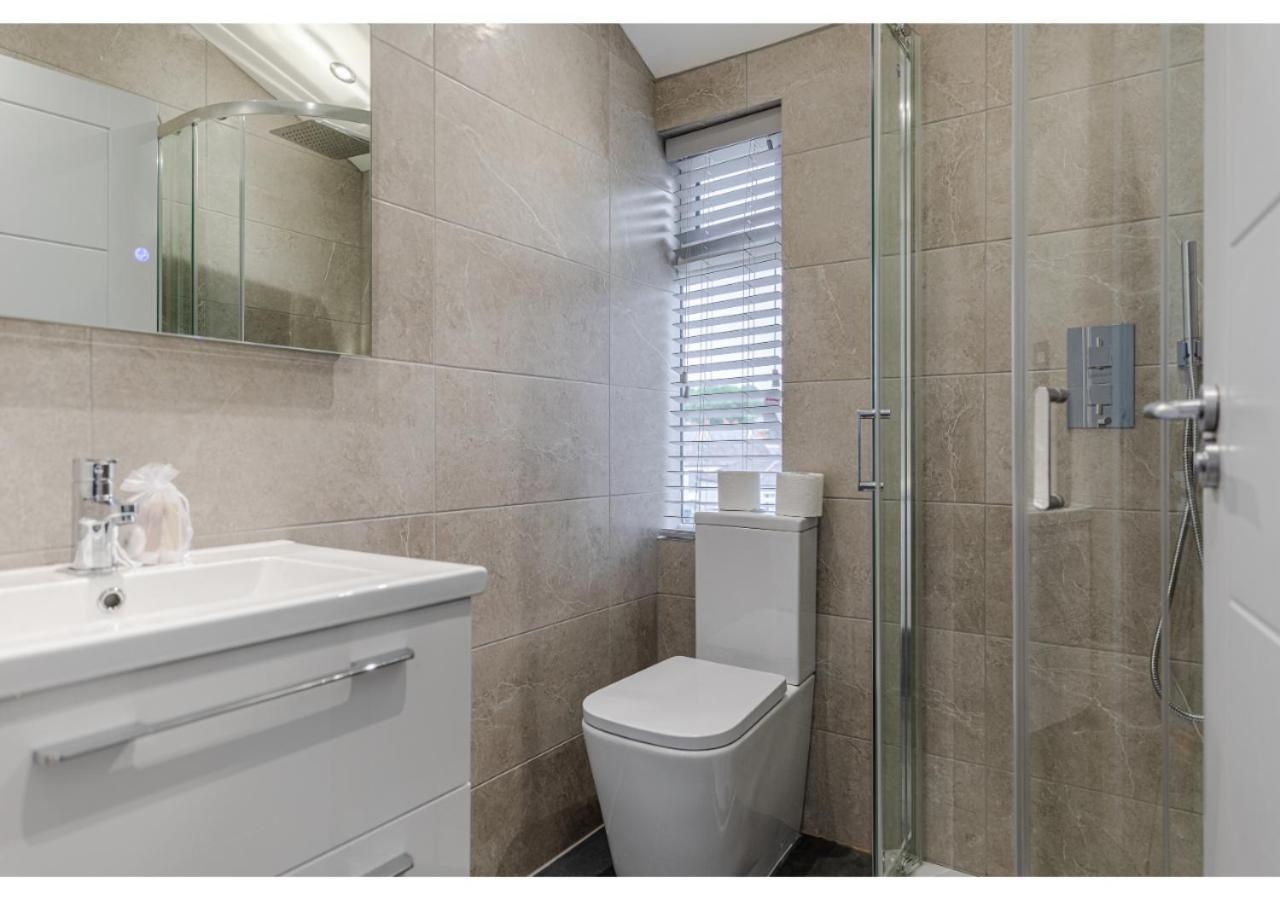 Cozy And Stylish 2 Bedroom Flat In Greater London Exteriör bild