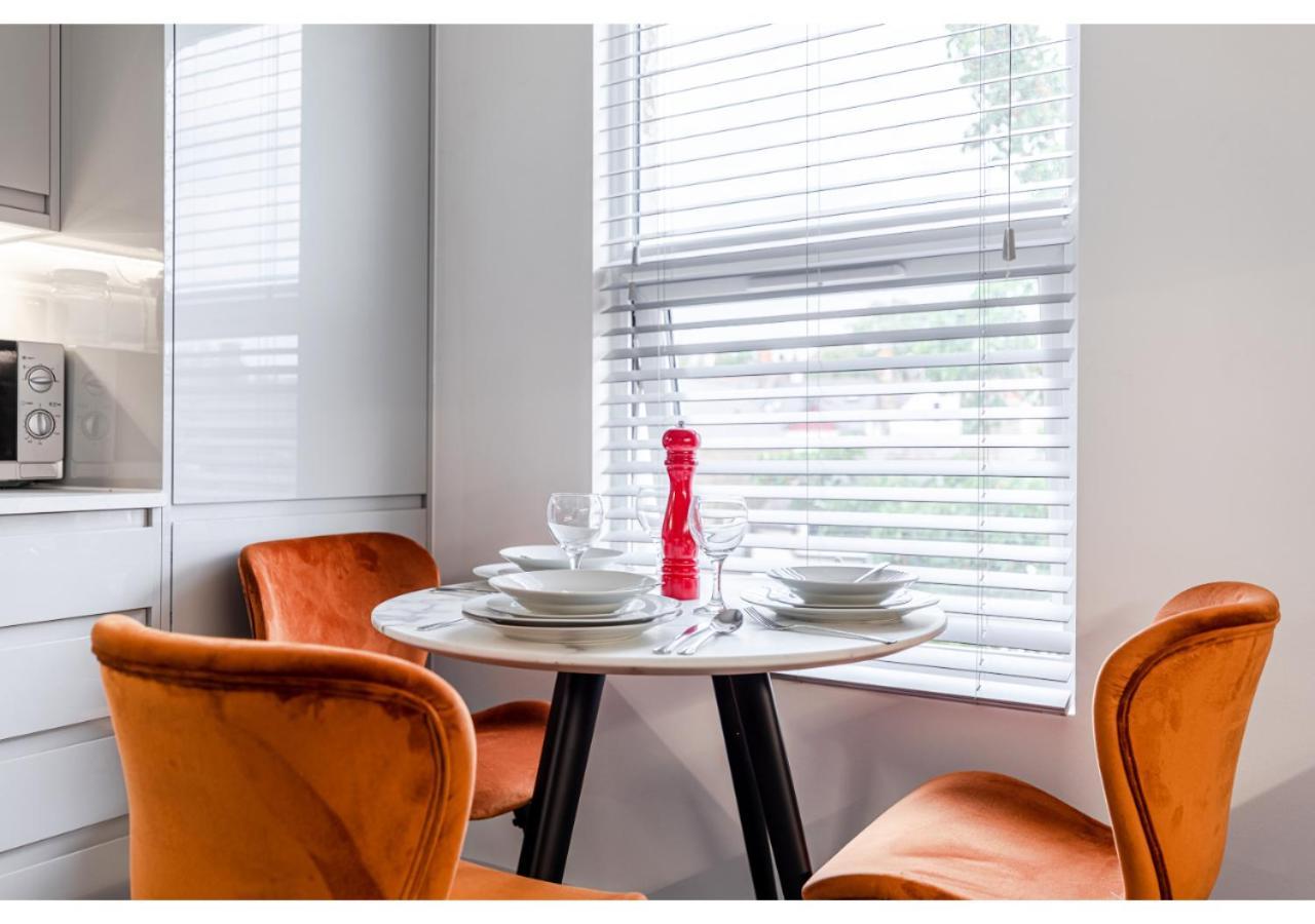 Cozy And Stylish 2 Bedroom Flat In Greater London Exteriör bild