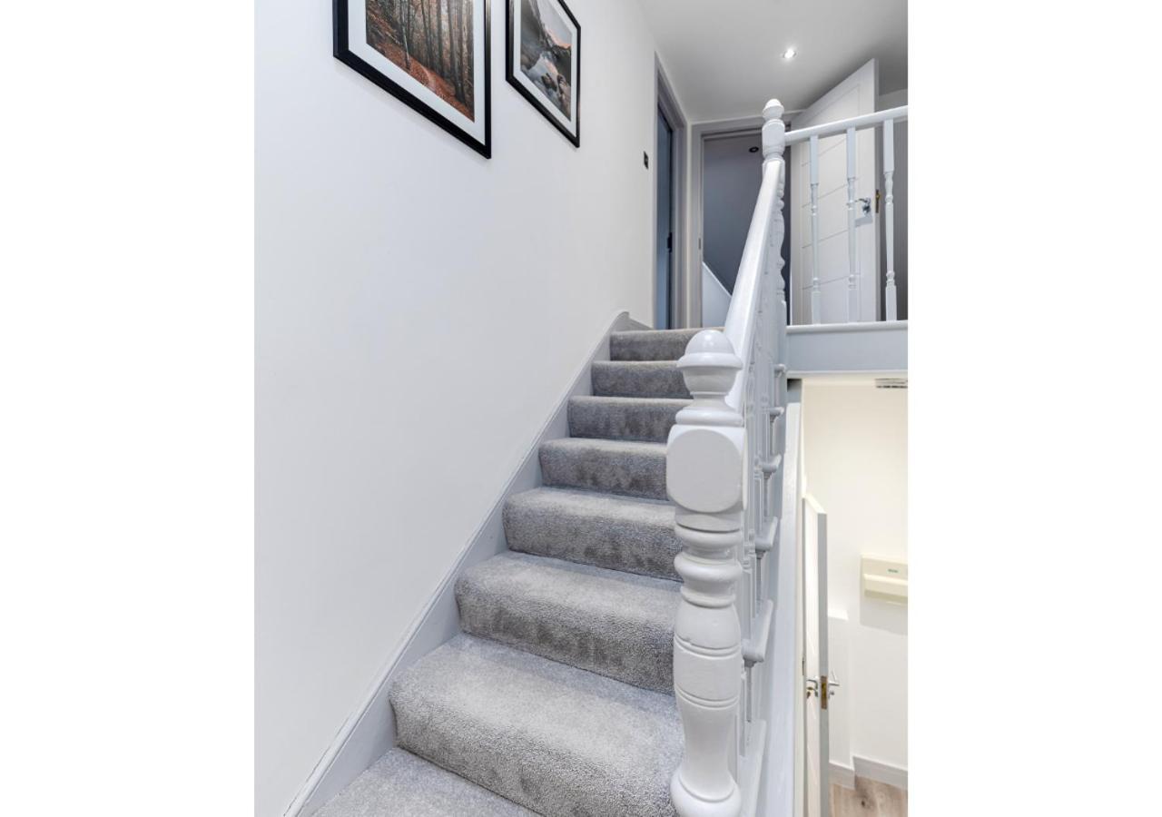 Cozy And Stylish 2 Bedroom Flat In Greater London Exteriör bild